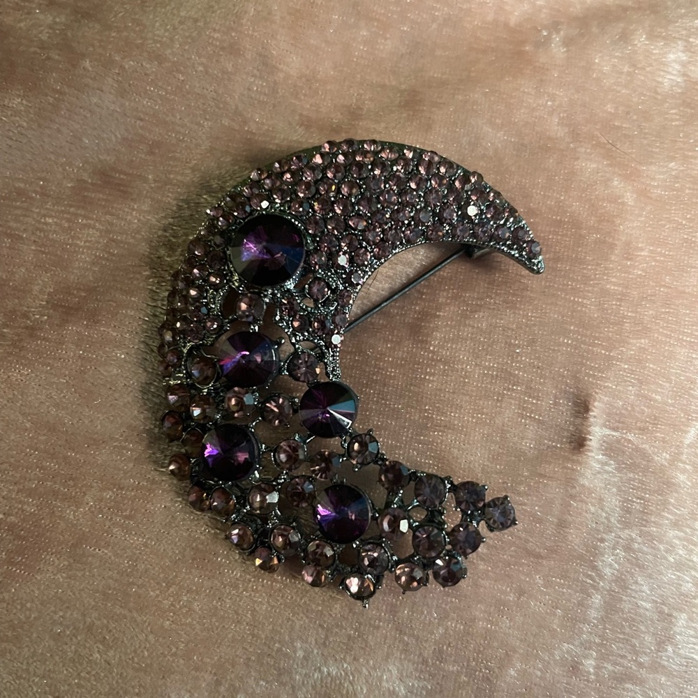 Elegant Purple Crystal Moon Brooch - Picture 2 of 4